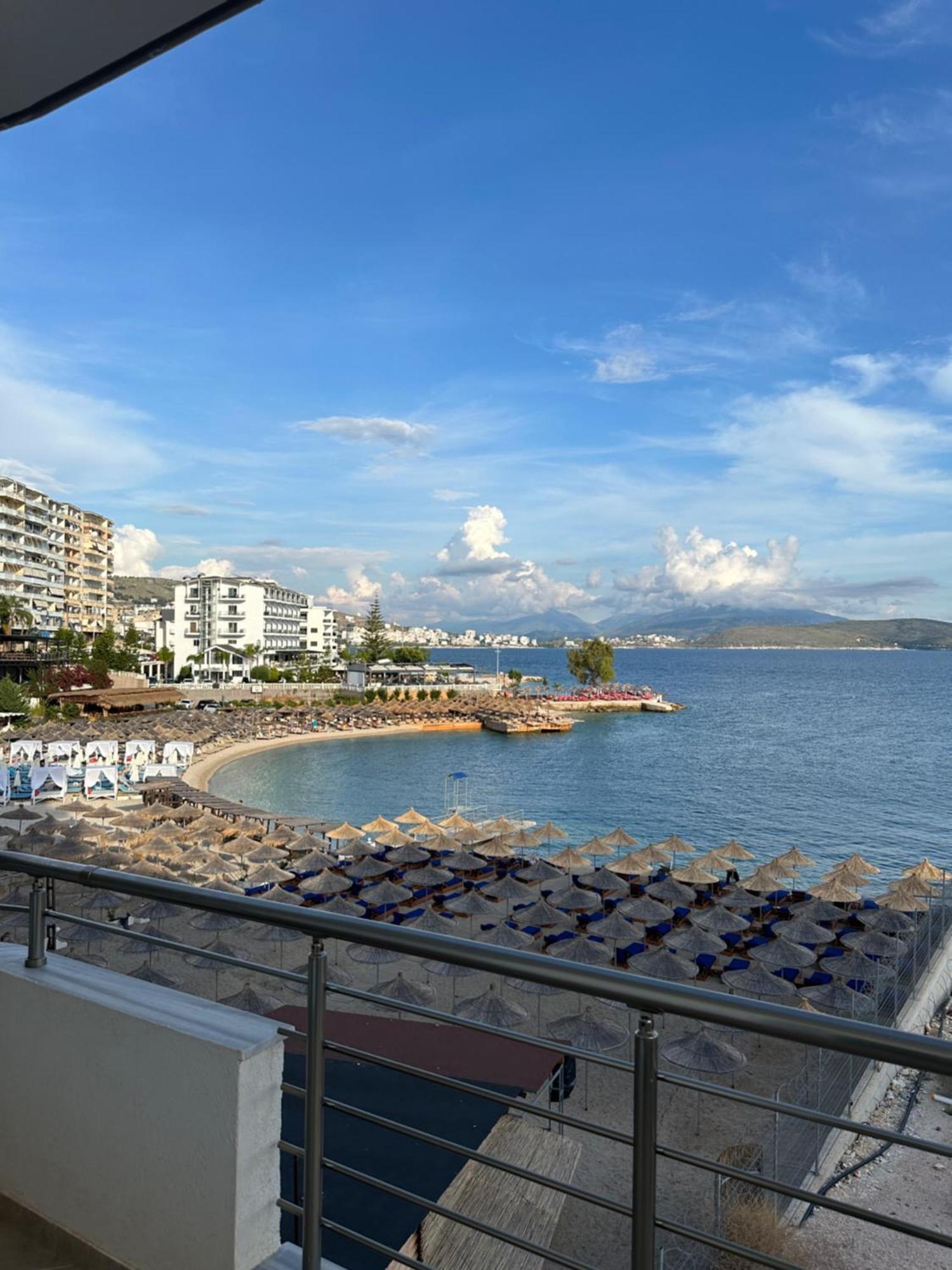 Aqua Apartments Seaview Sarandë Buitenkant foto
