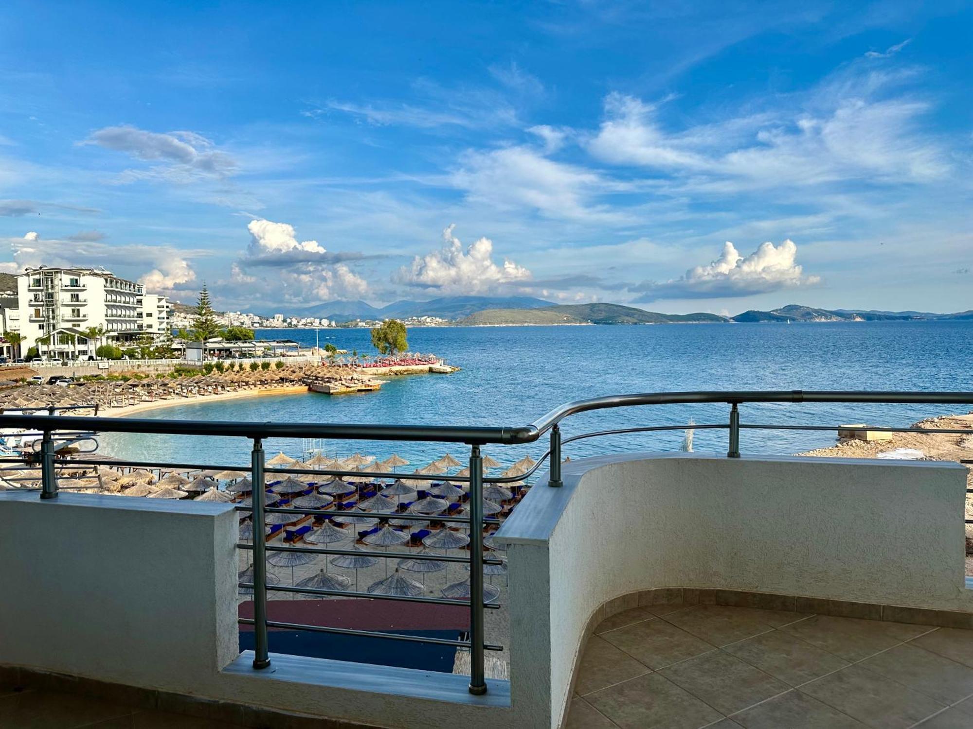 Aqua Apartments Seaview Sarandë Buitenkant foto