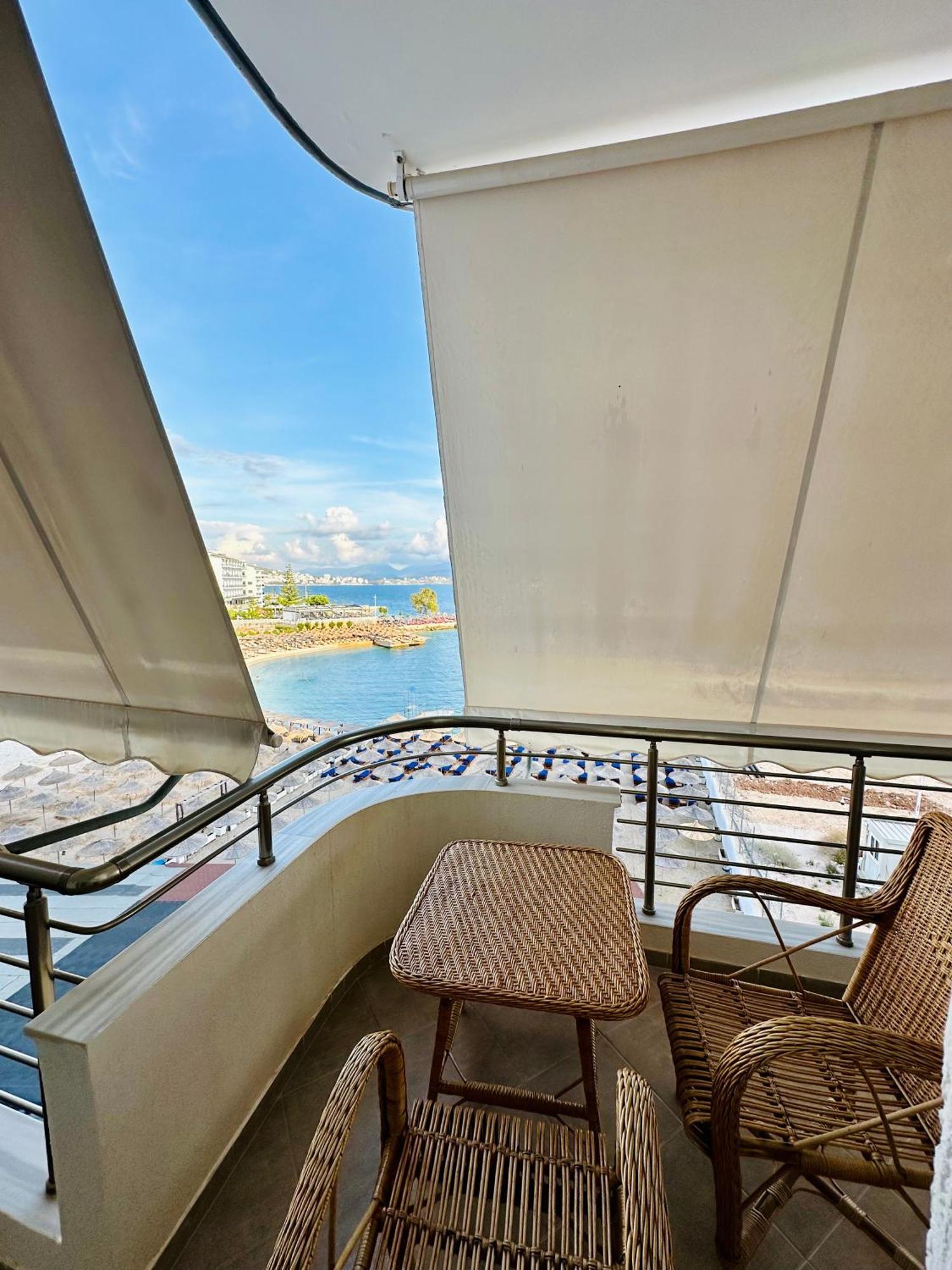 Aqua Apartments Seaview Sarandë Buitenkant foto