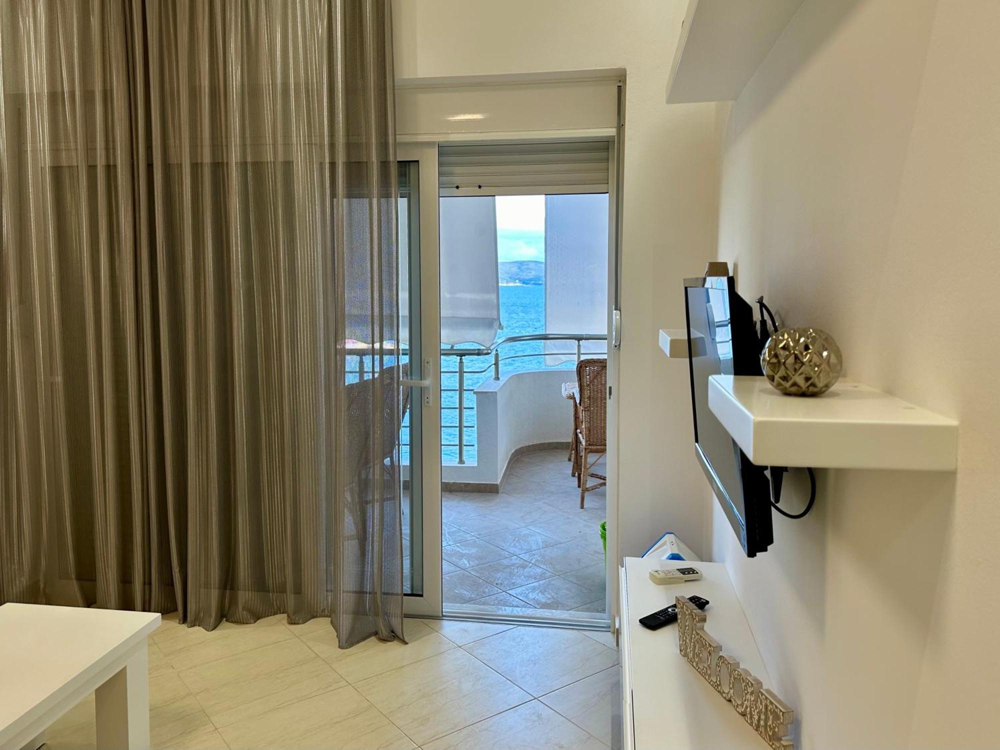 Aqua Apartments Seaview Sarandë Buitenkant foto