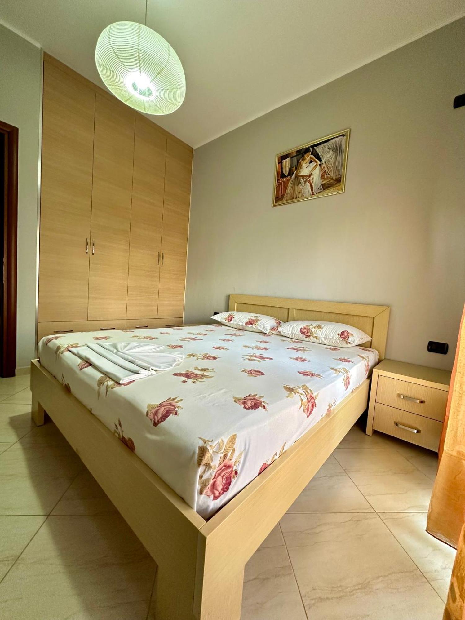 Aqua Apartments Seaview Sarandë Buitenkant foto